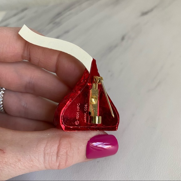 Vintage 1996 Hallmark Hershey’s Kiss Chocolate Lapel Pin Brooch - Picture 9 of 12